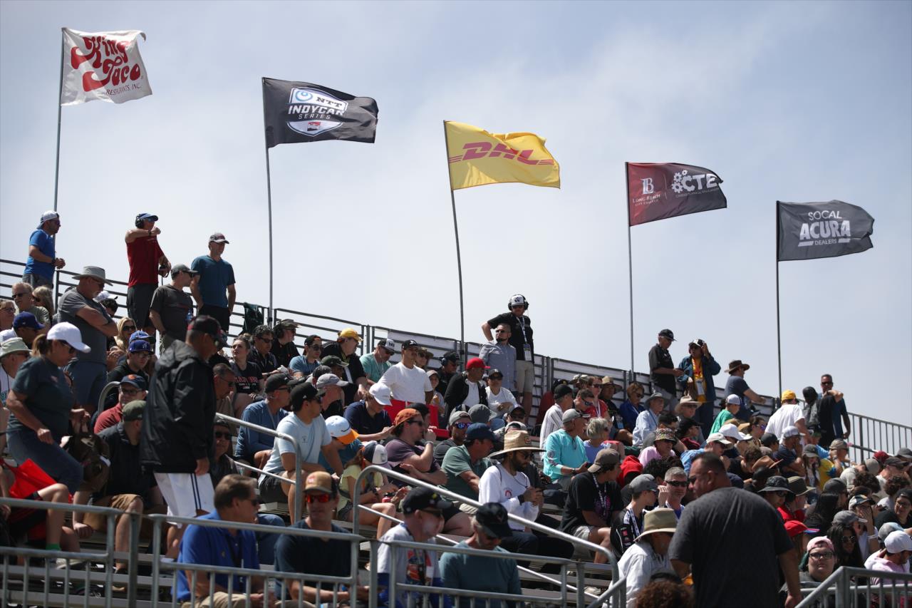 Fans - Acura Grand Prix of Long Beach - By: Chris Owens -- Photo by: Chris Owens